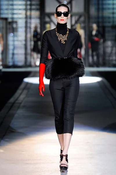 Look 4